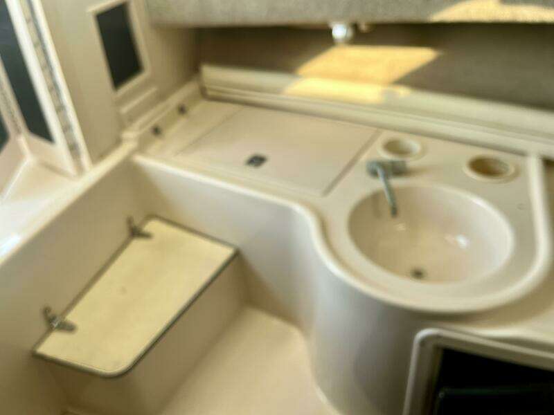 23ft Grady White Yacht For Sale