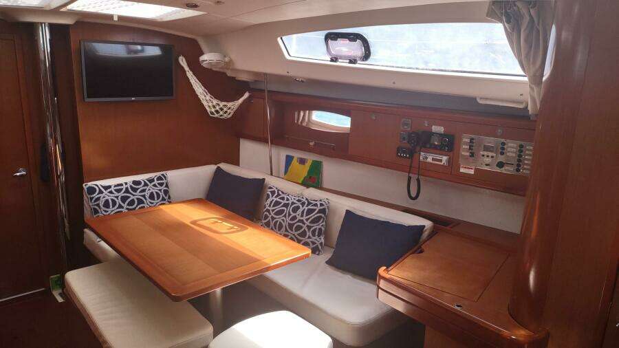 Tiffany Nicole 43ft Beneteau Yacht For Sale