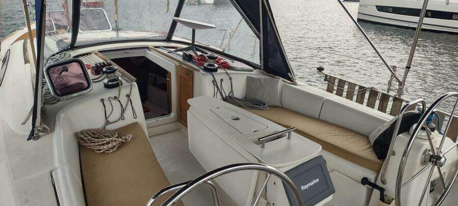Tiffany Nicole 43ft Beneteau Yacht For Sale