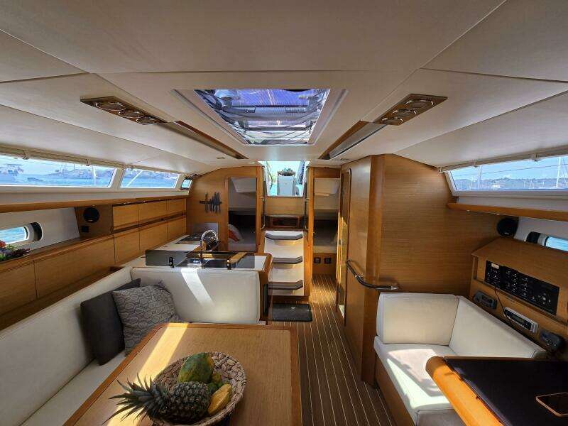 Airbender 40ft Jeanneau Yacht For Sale