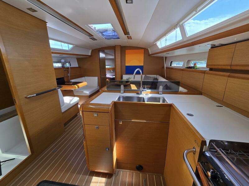 Airbender 40ft Jeanneau Yacht For Sale