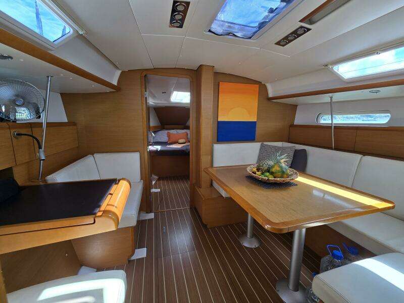 Airbender 40ft Jeanneau Yacht For Sale