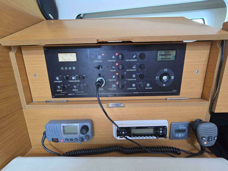 Airbender 40ft Jeanneau Yacht For Sale