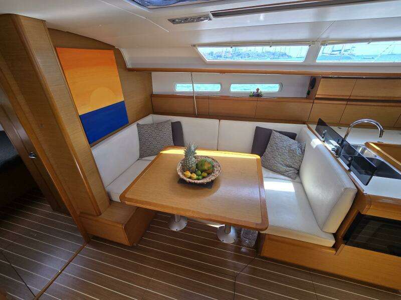 Airbender 40ft Jeanneau Yacht For Sale