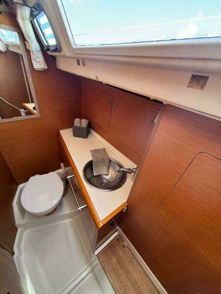 Airbender 40ft Jeanneau Yacht For Sale