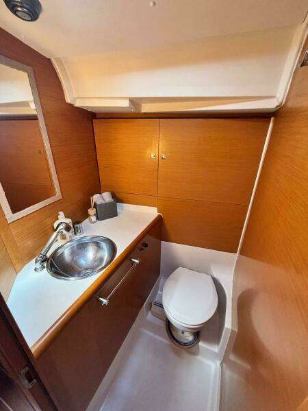 Airbender 40ft Jeanneau Yacht For Sale