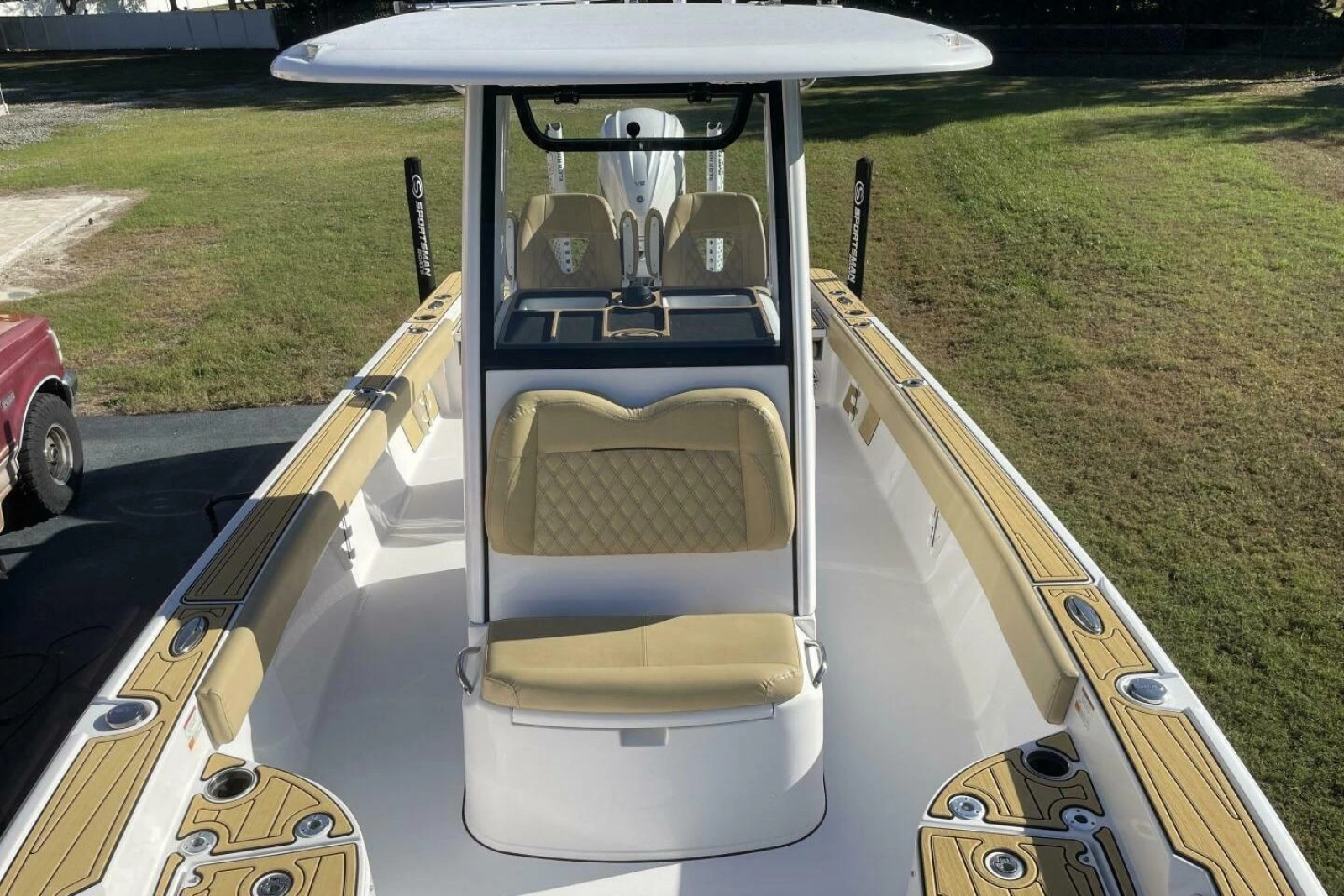 2023 Sportsman Masters 267 Bay Boat