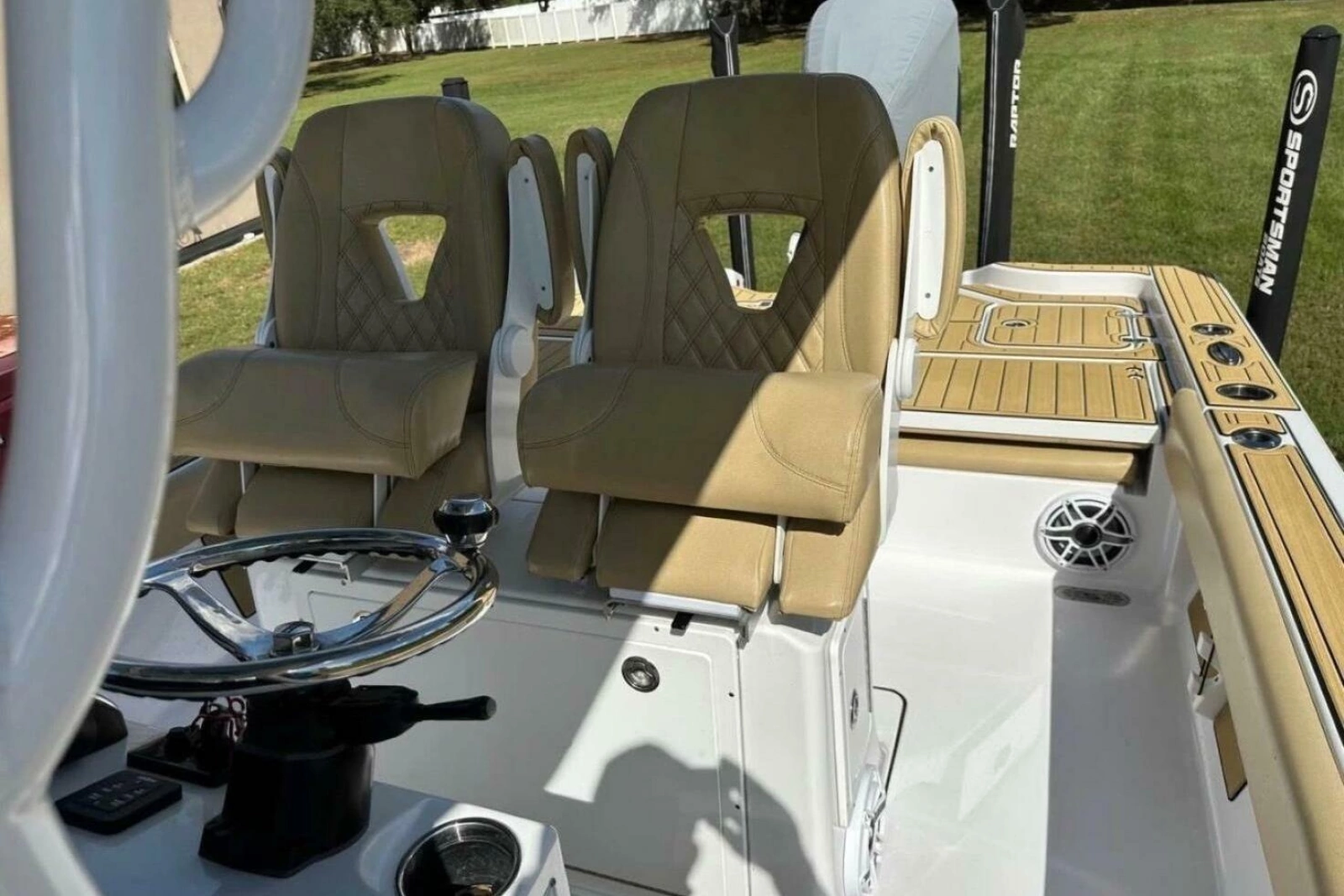 2023 Sportsman Masters 267 Bay Boat
