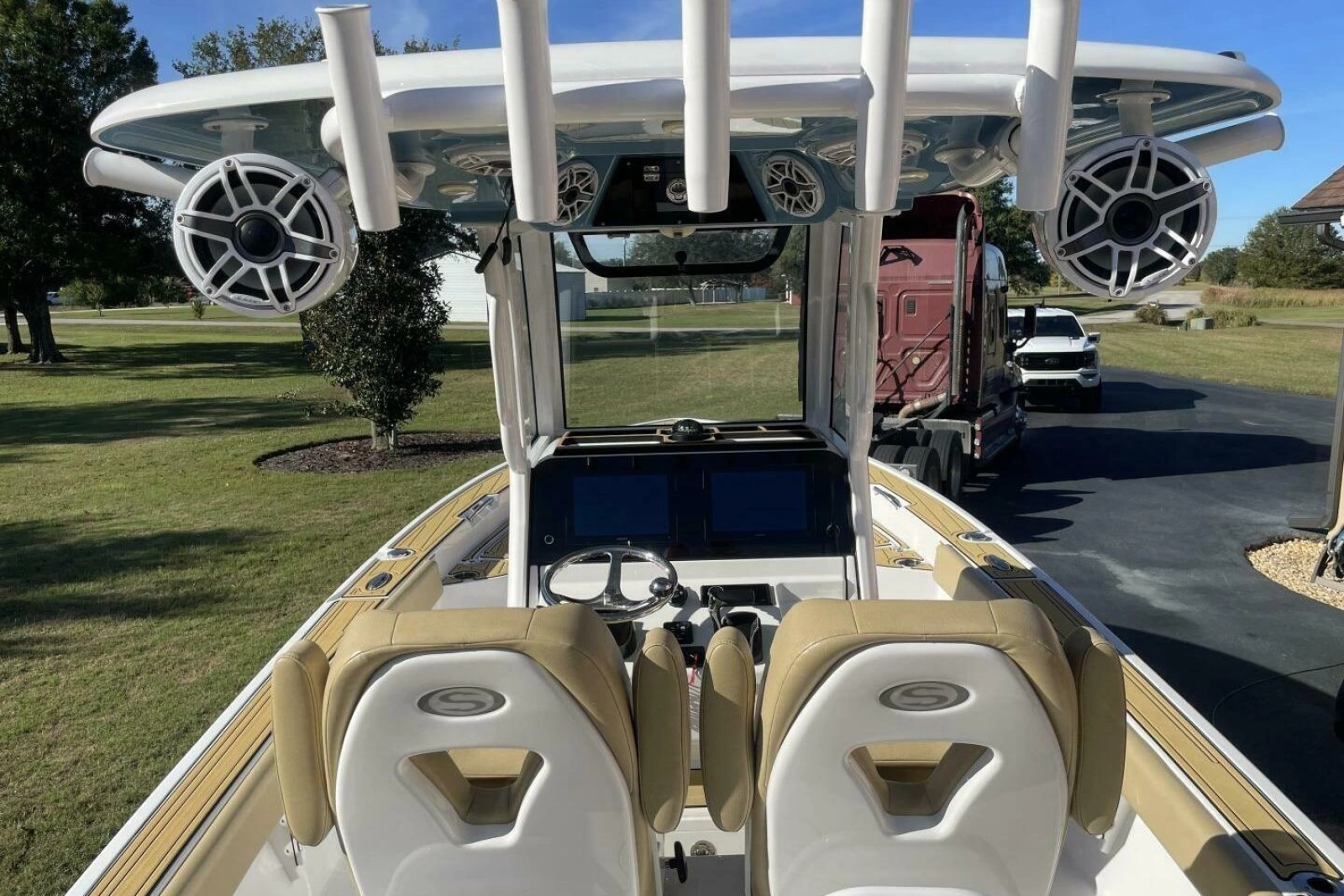 2023 Sportsman Masters 267 Bay Boat