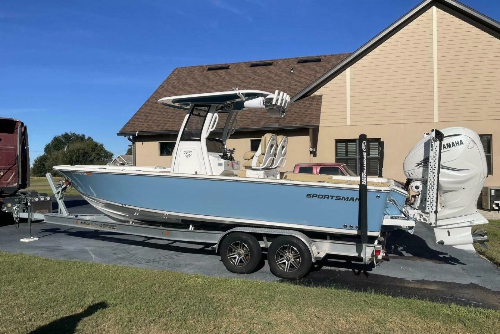 2023 Sportsman Masters 267 Bay Boat