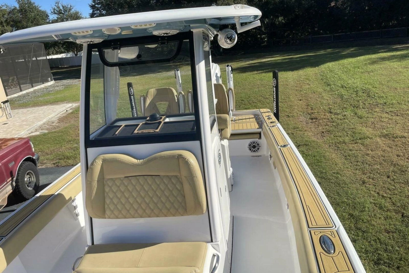 2023 Sportsman Masters 267 Bay Boat