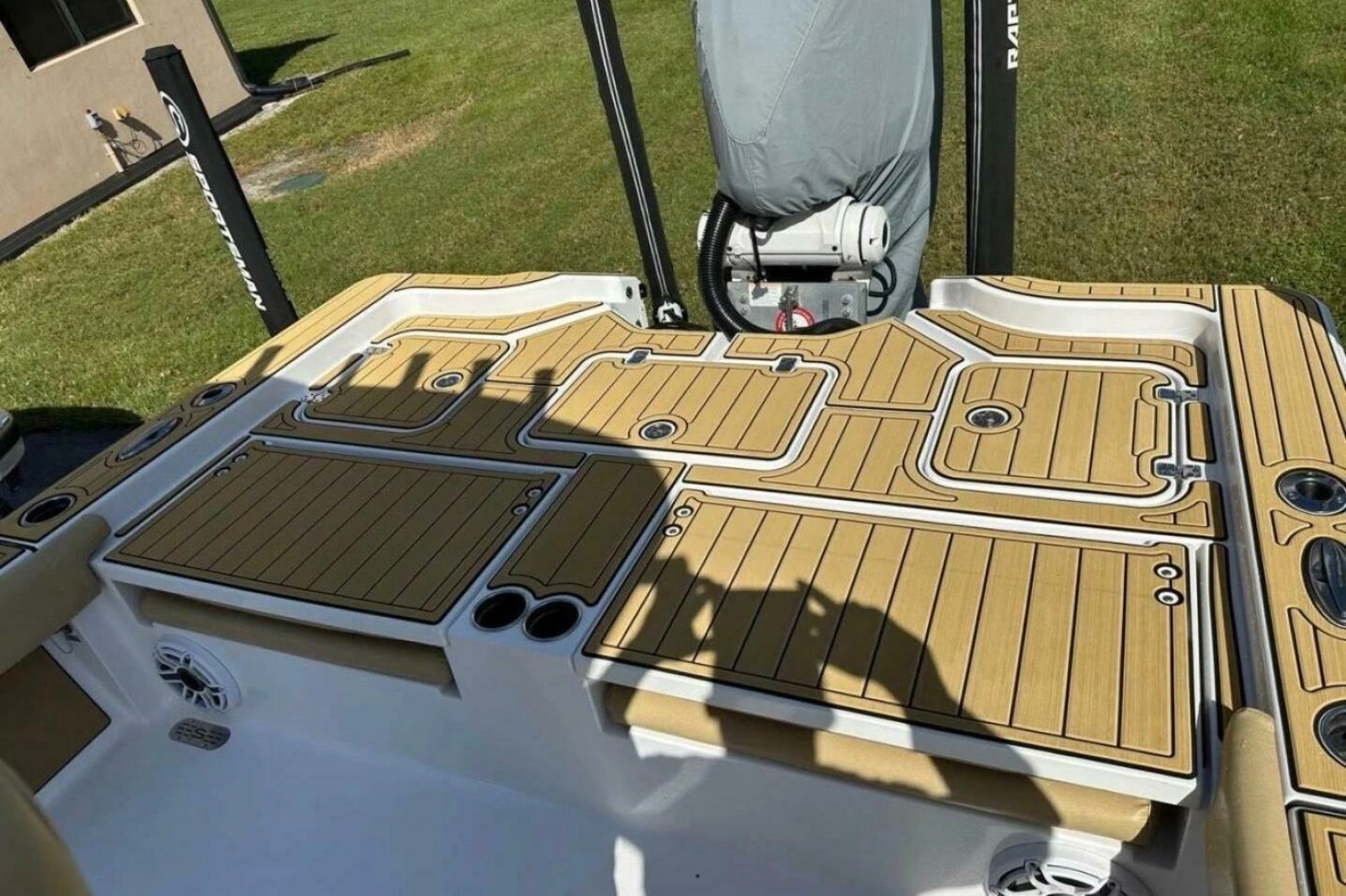 2023 Sportsman Masters 267 Bay Boat