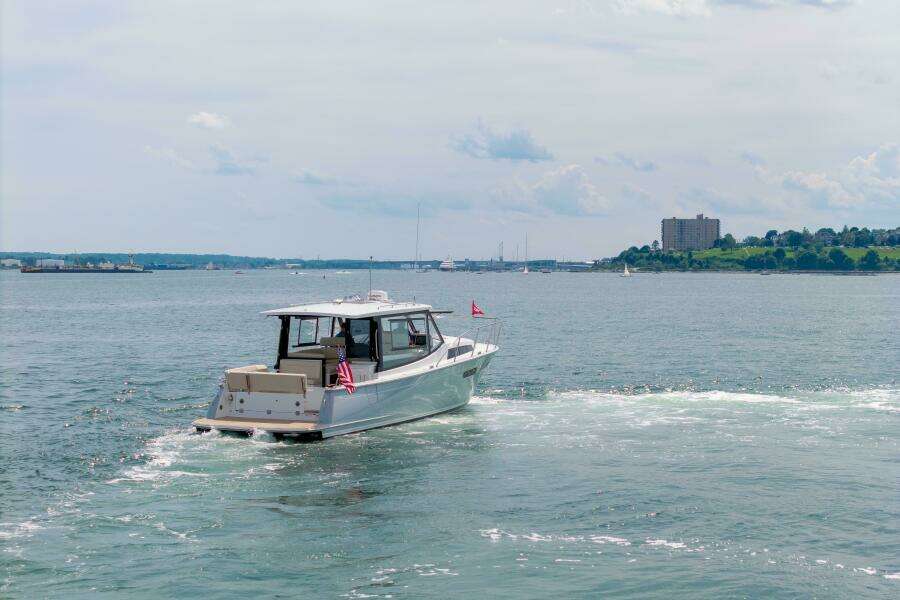 42ft MJM Yacht For Sale