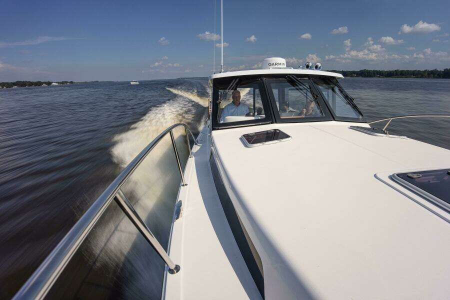 42ft MJM Yacht For Sale