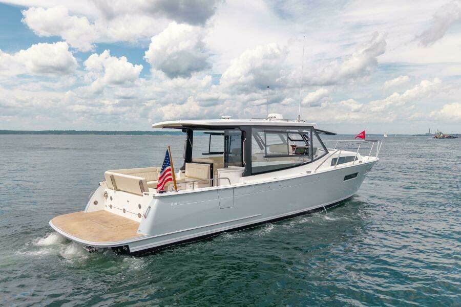 42ft MJM Yacht For Sale