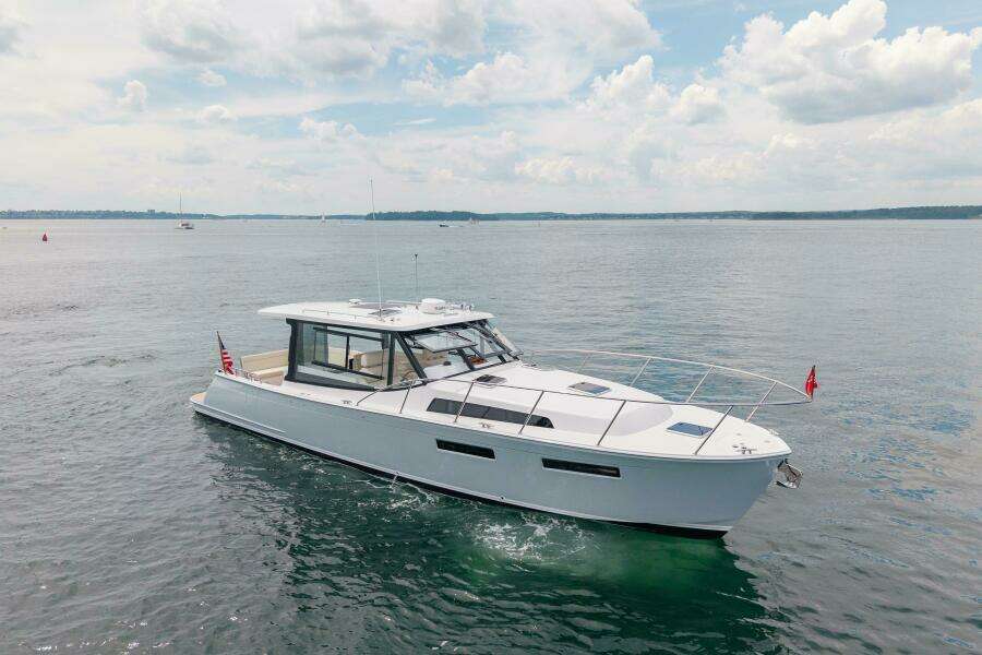 42ft MJM Yacht For Sale