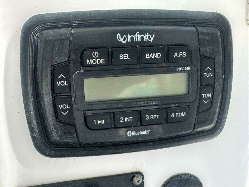 27ft Sea Hunt Yacht For Sale