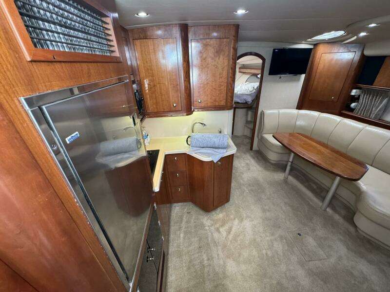 37ft Cruisers Yacht For Sale