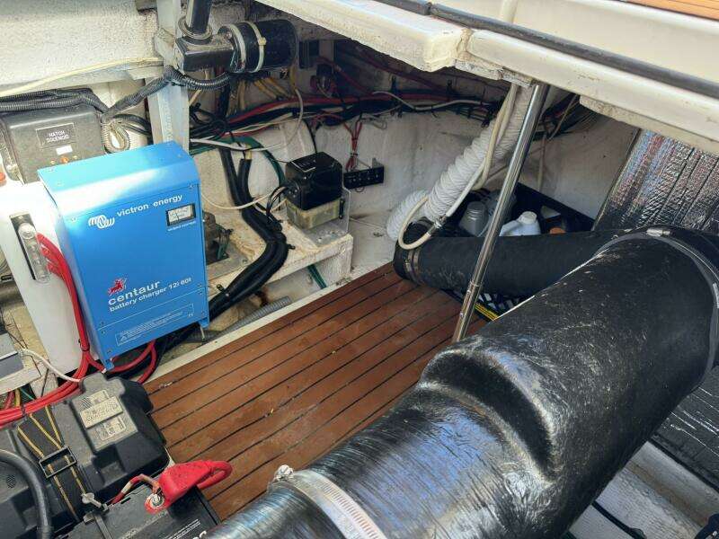 37ft Cruisers Yacht For Sale