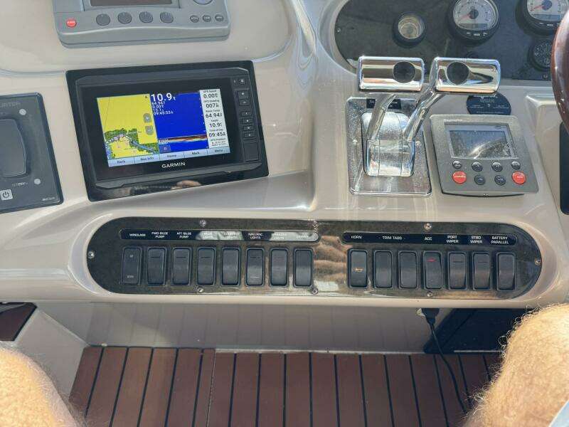 37ft Cruisers Yacht For Sale