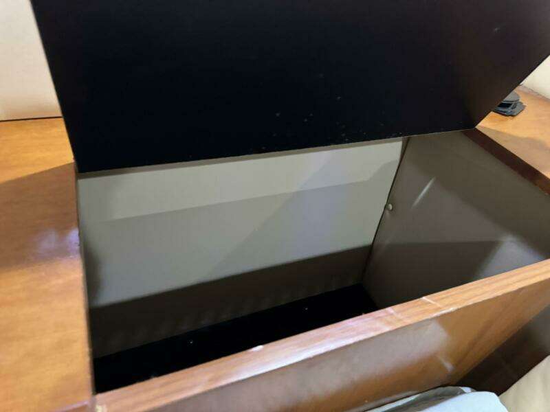 37ft Cruisers Yacht For Sale