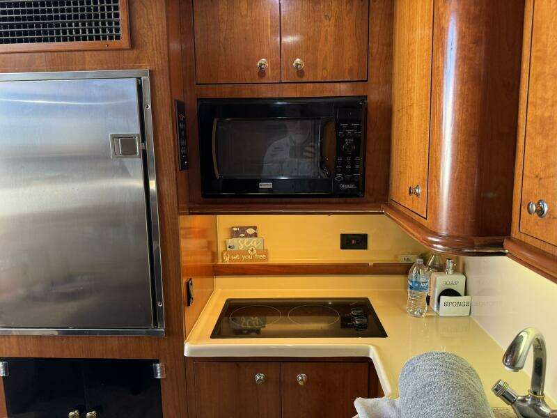 37ft Cruisers Yacht For Sale