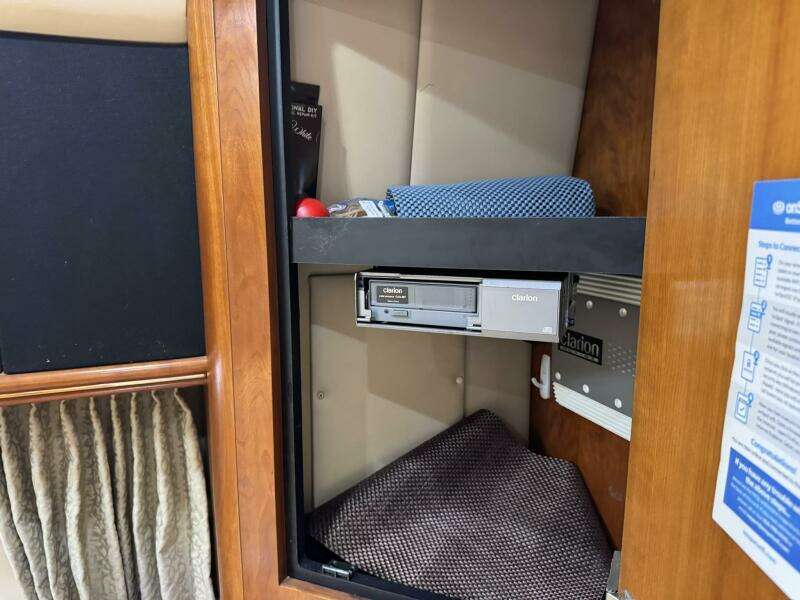 37ft Cruisers Yacht For Sale