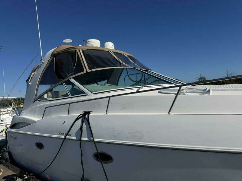 37ft Cruisers Yacht For Sale