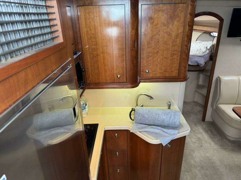 37ft Cruisers Yacht For Sale