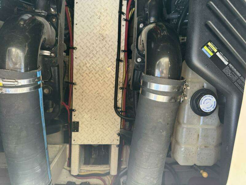 37ft Cruisers Yacht For Sale