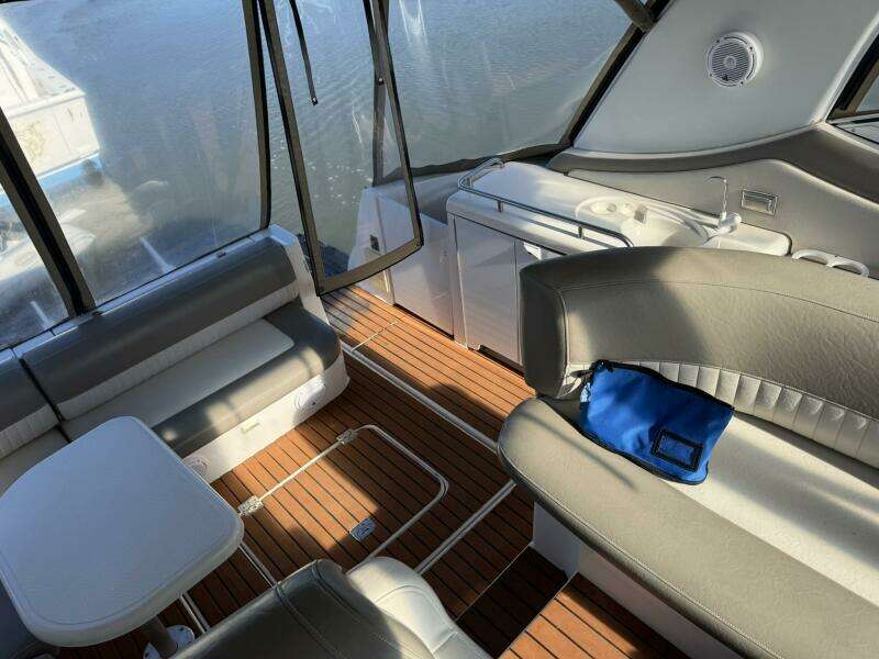 37ft Cruisers Yacht For Sale