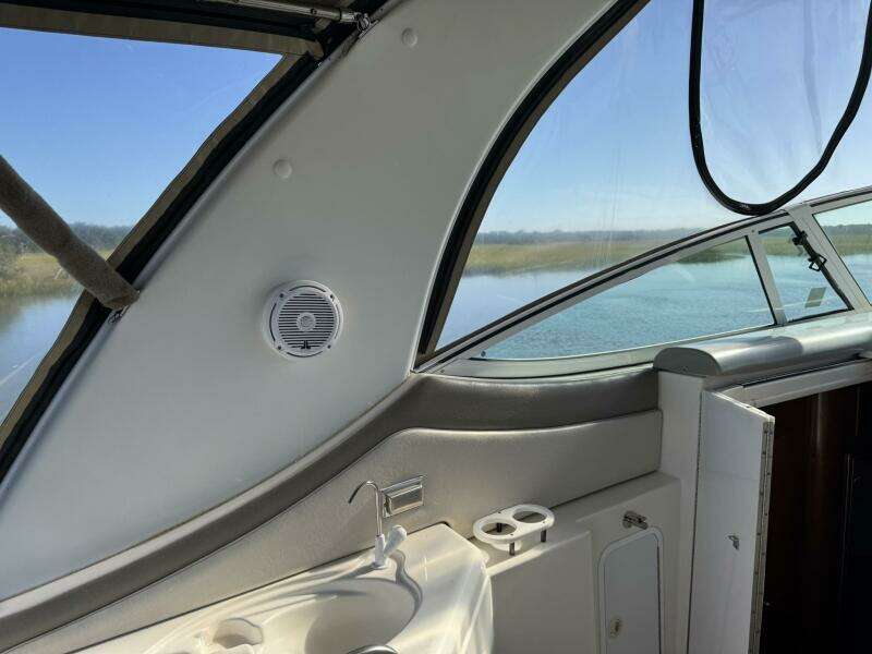 37ft Cruisers Yacht For Sale