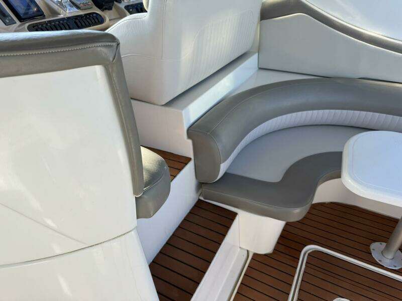 37ft Cruisers Yacht For Sale