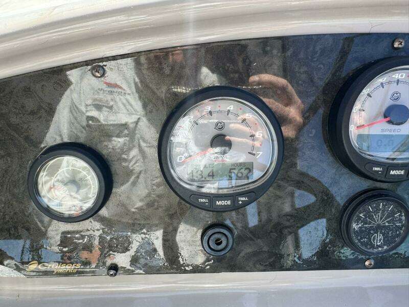 37ft Cruisers Yacht For Sale