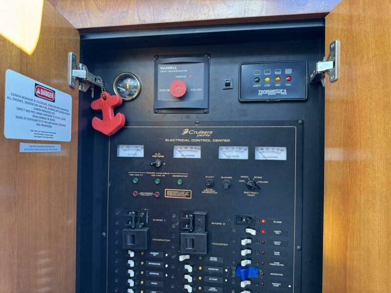 37ft Cruisers Yacht For Sale