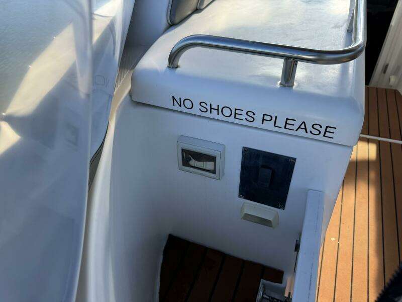 37ft Cruisers Yacht For Sale