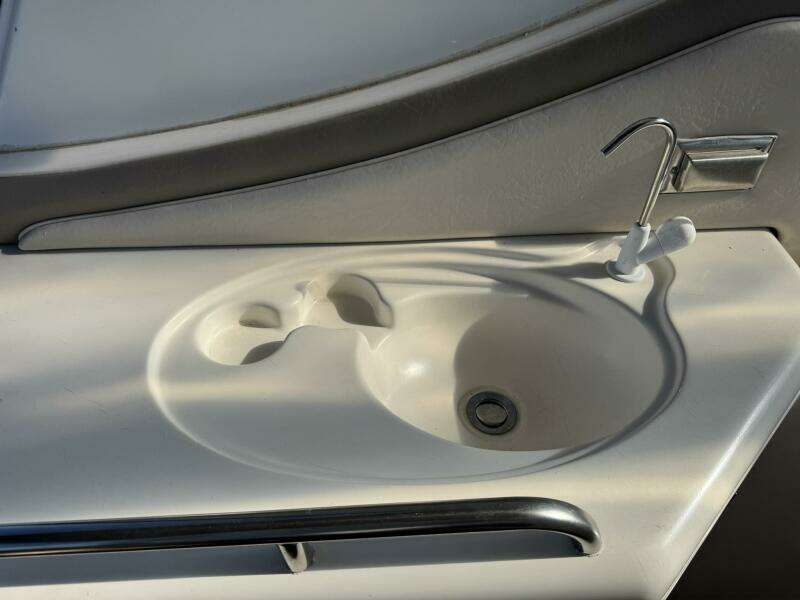 37ft Cruisers Yacht For Sale