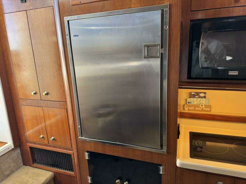 37ft Cruisers Yacht For Sale