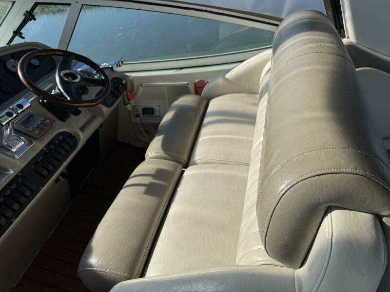 37ft Cruisers Yacht For Sale