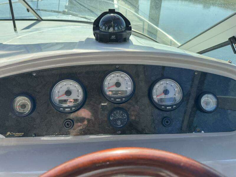 37ft Cruisers Yacht For Sale