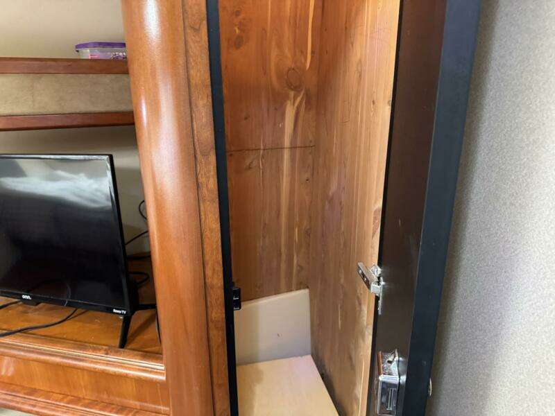 37ft Cruisers Yacht For Sale