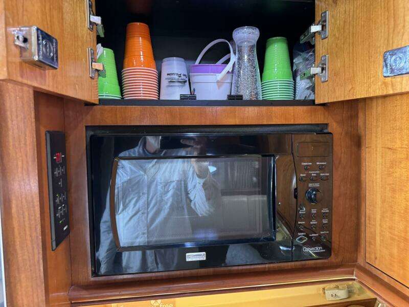 37ft Cruisers Yacht For Sale