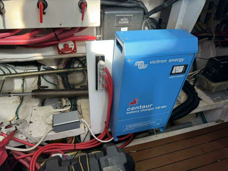 37ft Cruisers Yacht For Sale