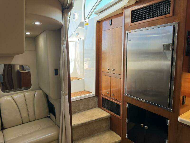 37ft Cruisers Yacht For Sale