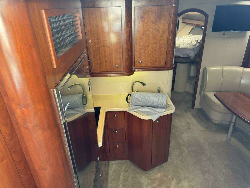 37ft Cruisers Yacht For Sale