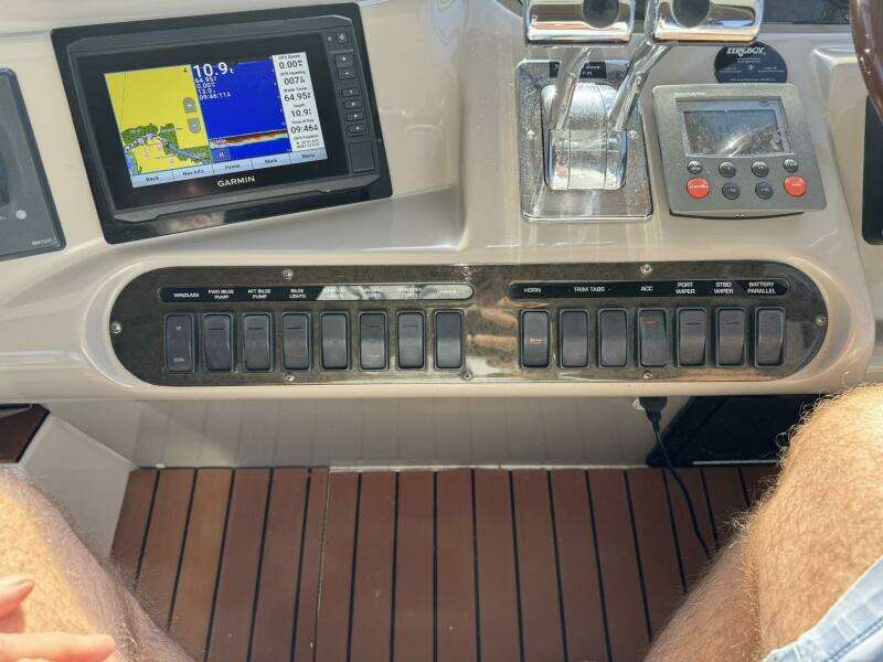 37ft Cruisers Yacht For Sale