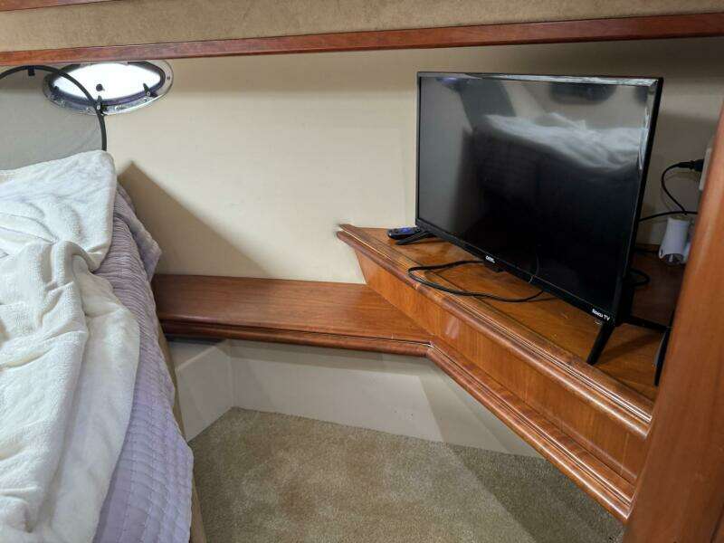 37ft Cruisers Yacht For Sale