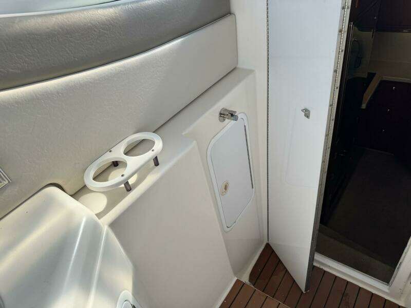 37ft Cruisers Yacht For Sale