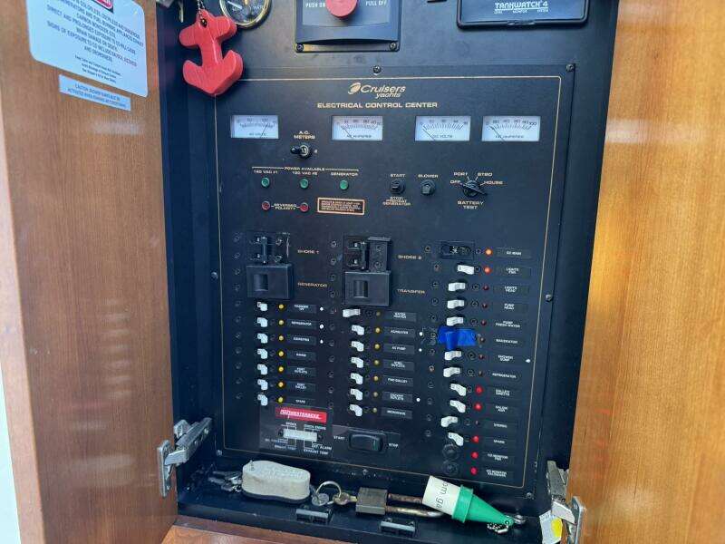 37ft Cruisers Yacht For Sale