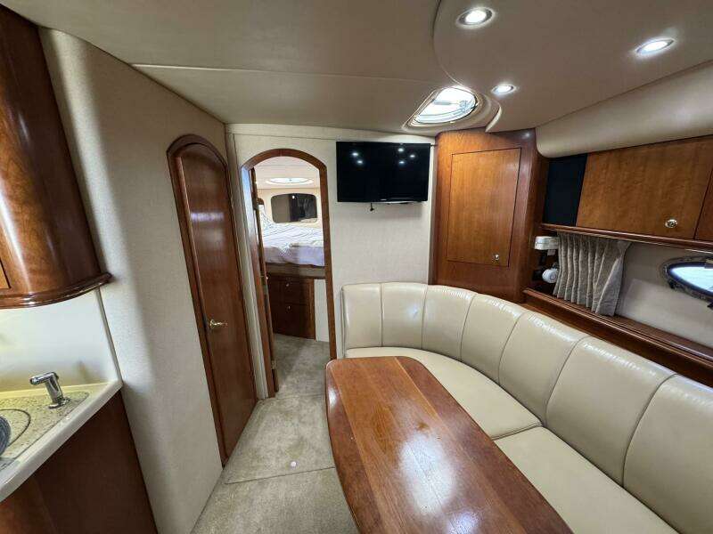 37ft Cruisers Yacht For Sale